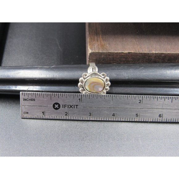 Size 3.75 Silver Tone Abalone Shell Band Ring - Picture 5 of 6